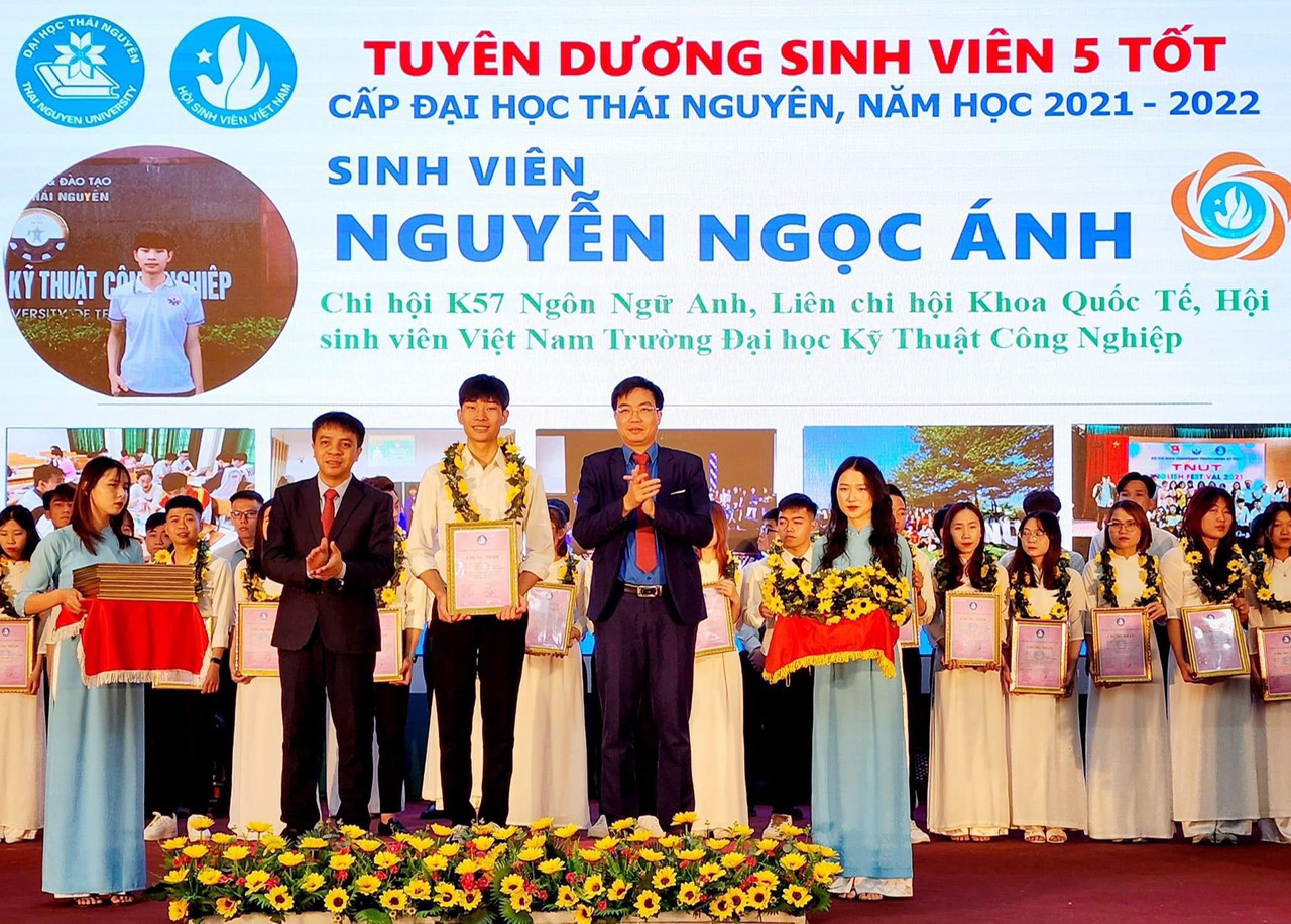 Lan tỏa phong trào “Sinh viên 5 tốt”