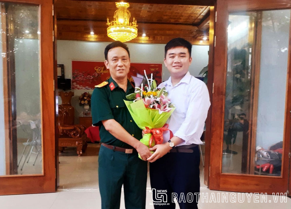 Những lá đơn tình nguyện mùa tuyển quân
