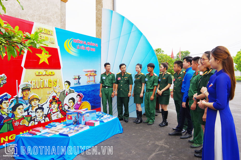 Đảng ủy Quân sự tỉnh tăng cường giáo dục truyền thống cho thế hệ trẻ.