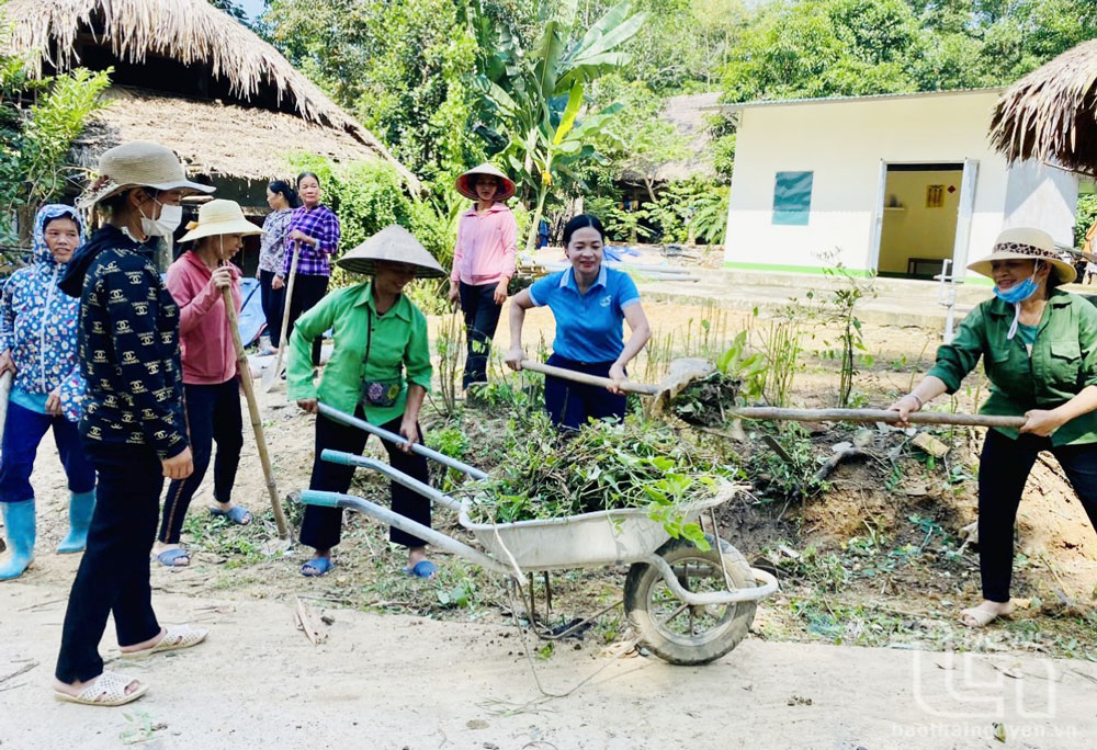Phụ nữ Phú Lương học và làm theo Bác