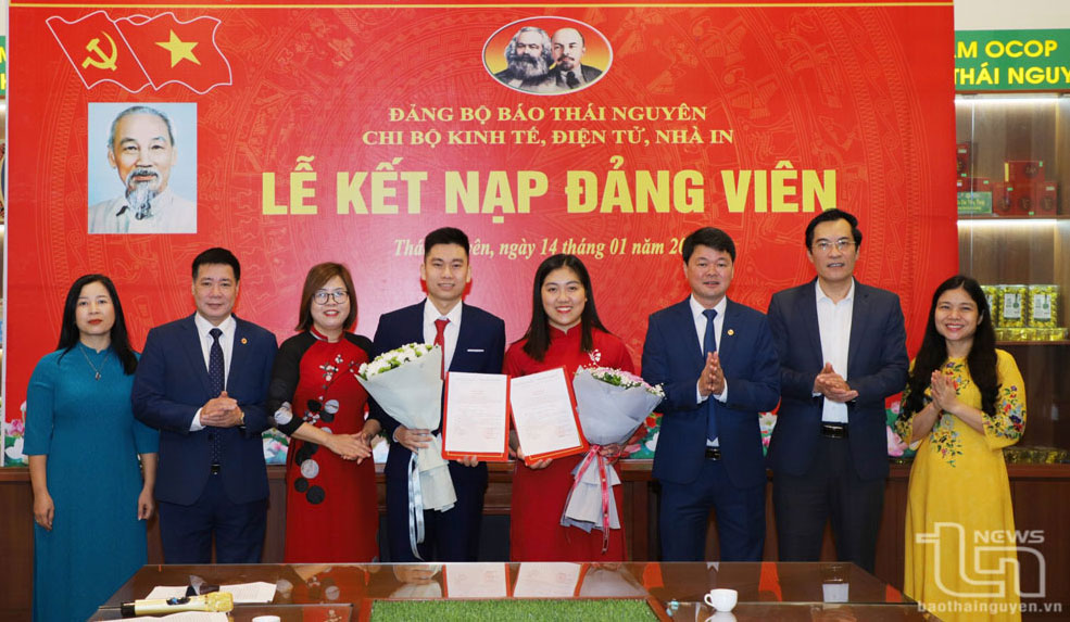 Đảng bộ Báo Thái Nguyên: Kết nạp 5 quần chúng ưu tú vào Đảng