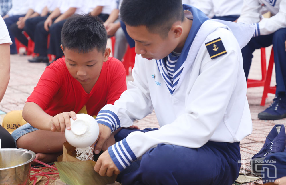 Góp sức.