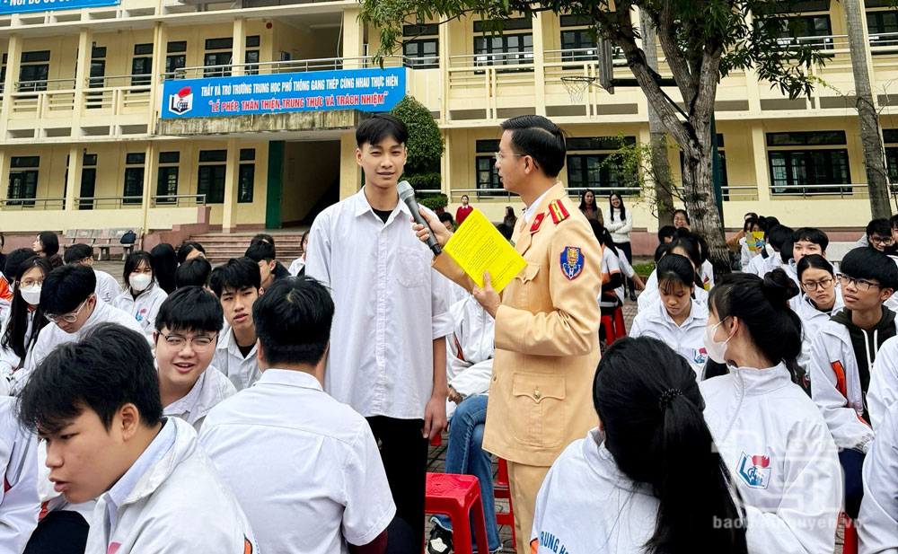 Tuyên truyền về an toàn giao thông cho học sinh