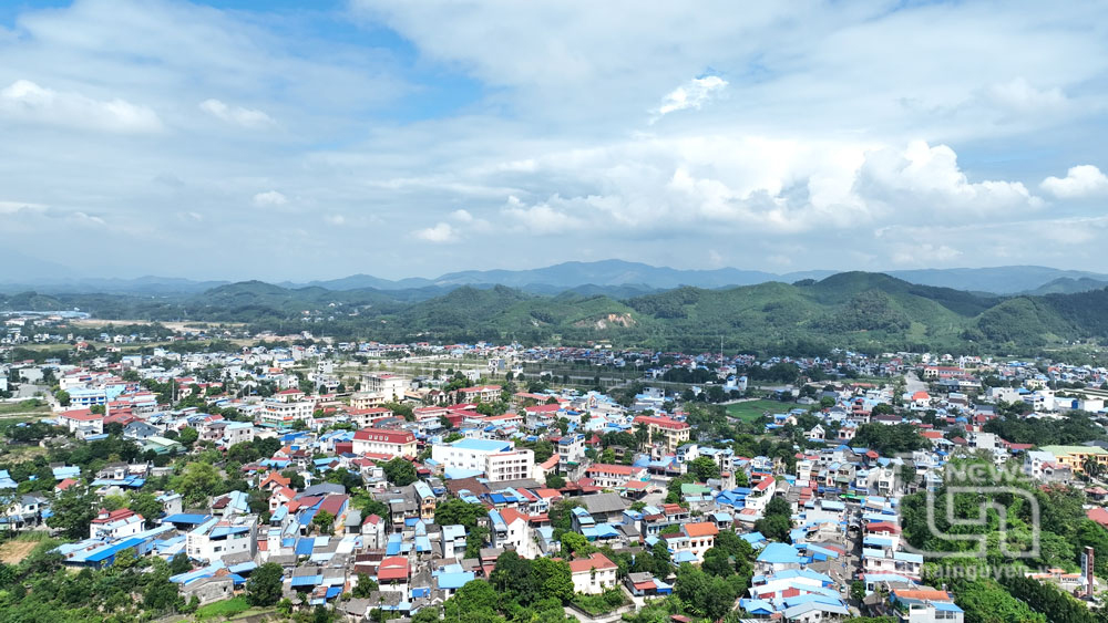 Theo Quy hoạch xây dựng vùng huyện Đại Từ đến năm 2040 được phê duyệt, thị trấn Hùng Sơn được định hướng là trung tâm vùng. Trong ảnh: Quang cảnh thị trấn Hùng Sơn hôm nay.