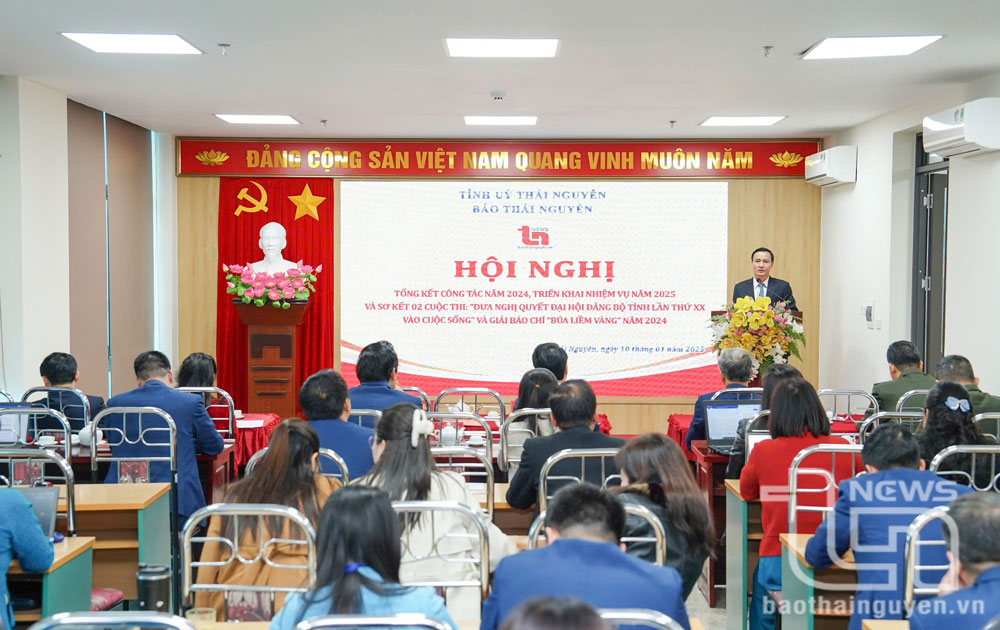 Đồng chí Trưởng Ban Tuyên giáo Tỉnh ủy mong muốn những người làm báo Báo Thái Nguyên tiếp tục sáng tạo các tác phẩm báo chí có sức lan tỏa, chạm đến trái tim của mọi người...