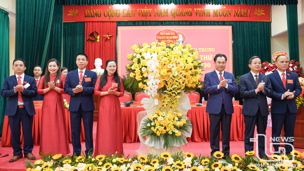 Đồng chí Bí thư Tỉnh ủy Thái Nguyên dự đại hội điểm đảng bộ cấp cơ sở đầu tiên