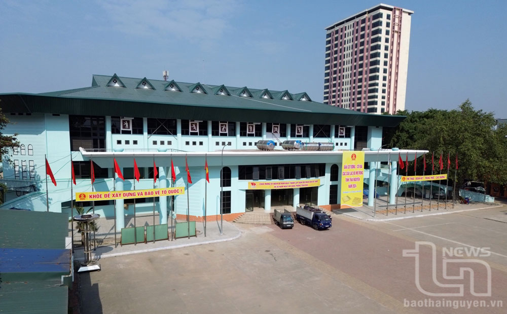 Trung tâm Huấn luyện và Thi đấu thể dục thể thao tỉnh đã được hoàn thành việc sửa chữa, cải tạo trong tháng 10-2024, có tổng diện tích sàn 7.580m2, kích thước sàn thi đấu 24x42m, sức chứa khoảng 2.200 chỗ ngồi. Công trình được đưa vào sử dụng trở lại đáp ứng nhu cầu tổ chức các giải thể thao thứ hạng cao, chương trình văn hóa nghệ thuật, sự kiện lớn.