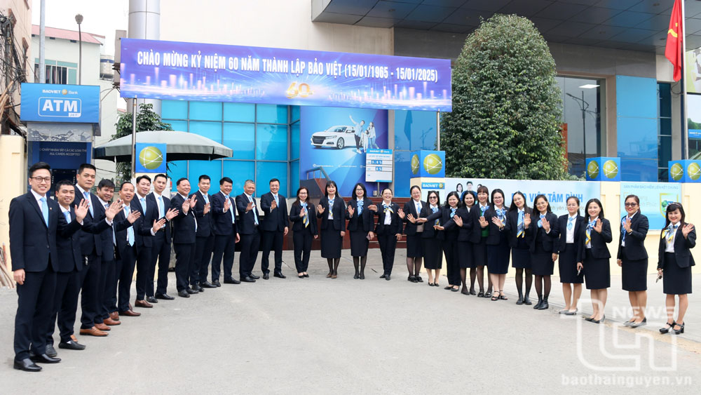 Cán bộ, nhân viên Bảo việt Thái Nguyên.