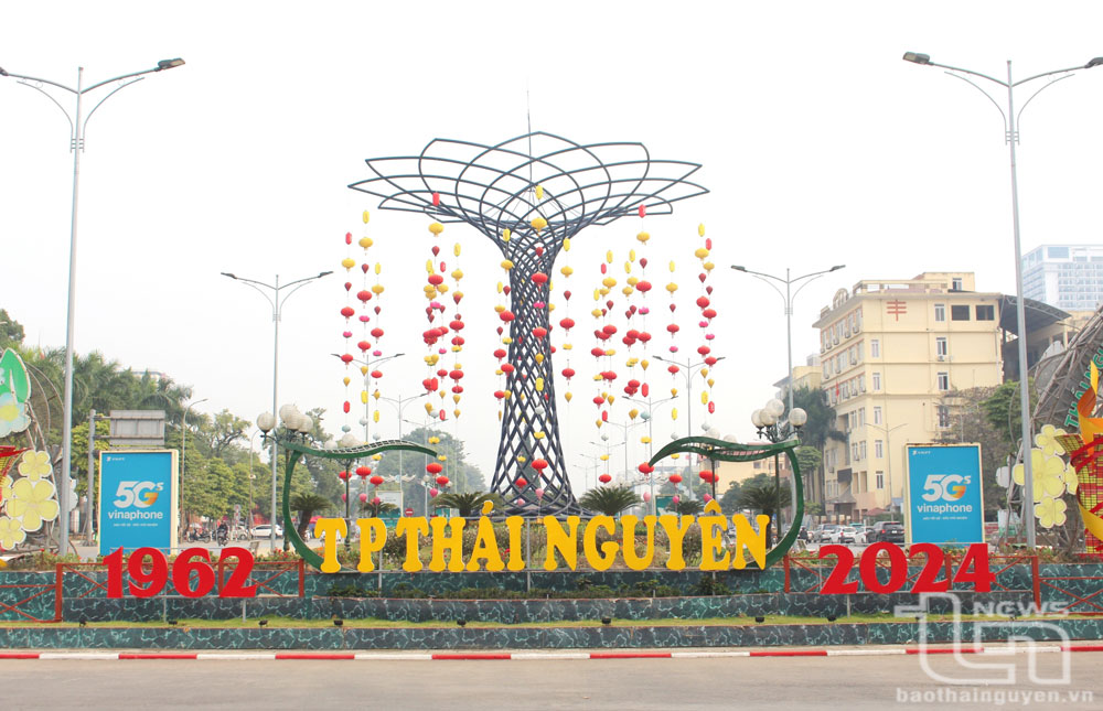 Chỉnh trang đường phố đón Xuân