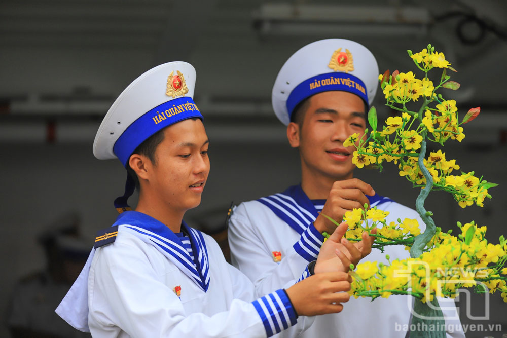Xuân sớm trên quần đảo Trường Sa - bài 1: Chuyến tàu “chở” mùa Xuân ra đảo