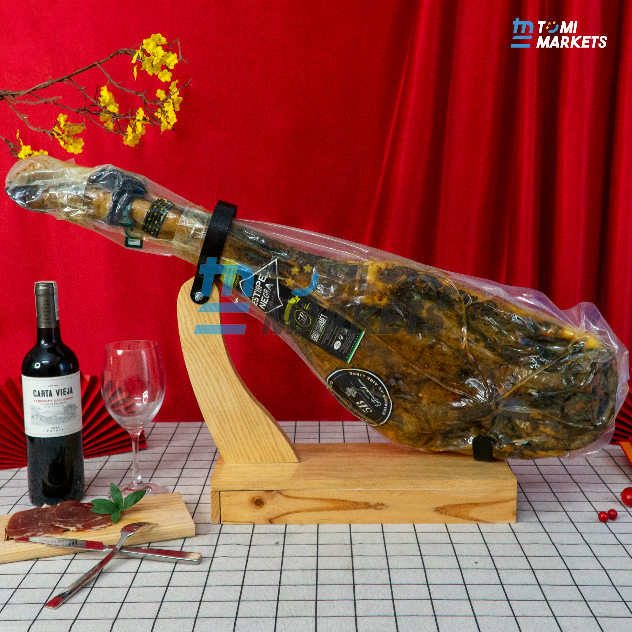 Đùi Heo Muối Iberico - Thắp sáng không gian Tết với tinh hoa Châu Âu
