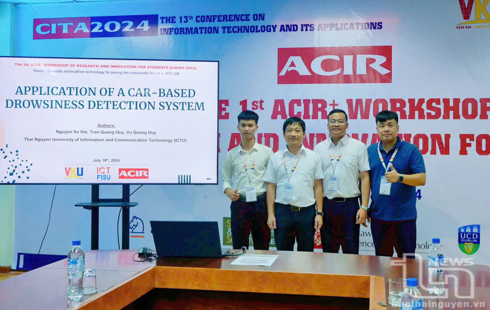 Nhóm giảng viên, sinh viên Trường Đại học Công nghệ thông tin và Truyền thông (Đại học Thái Nguyên) tại Hội thảo CITA 2024 - Lần thứ 13, Hội thảo ACIR+ lần thứ 1 về Nghiên cứu và Đổi mới cho sinh viên các trường đại học Đông Nam Á.
