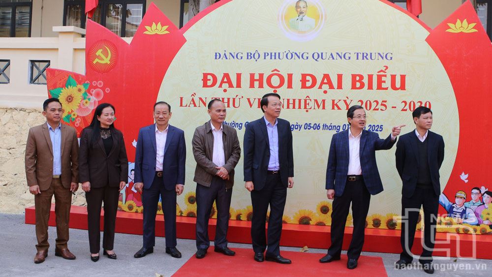 Đồng chí Phó Bí thư Thường trực Tỉnh ủy Phạm Hoàng Sơn trực tiếp chỉ đạo công tác chuẩn bị tại cơ sở.