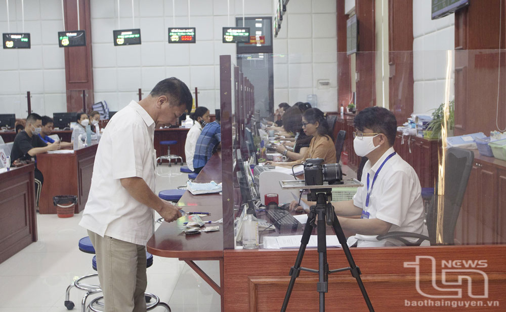 Tỉnh Thái Nguyên phấn đấu đến năm 2025, 100% cán bộ, công chức, viên chức trong các cơ quan, đơn vị trên địa bàn được học và ứng dụng nền tảng AI hỗ trợ công việc.