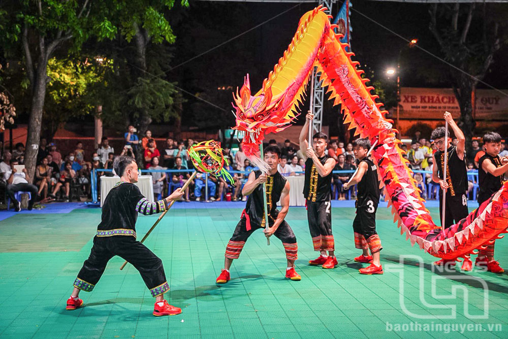 Câu chuyện phía sau những màn múa lân rực rỡ ngày Tết