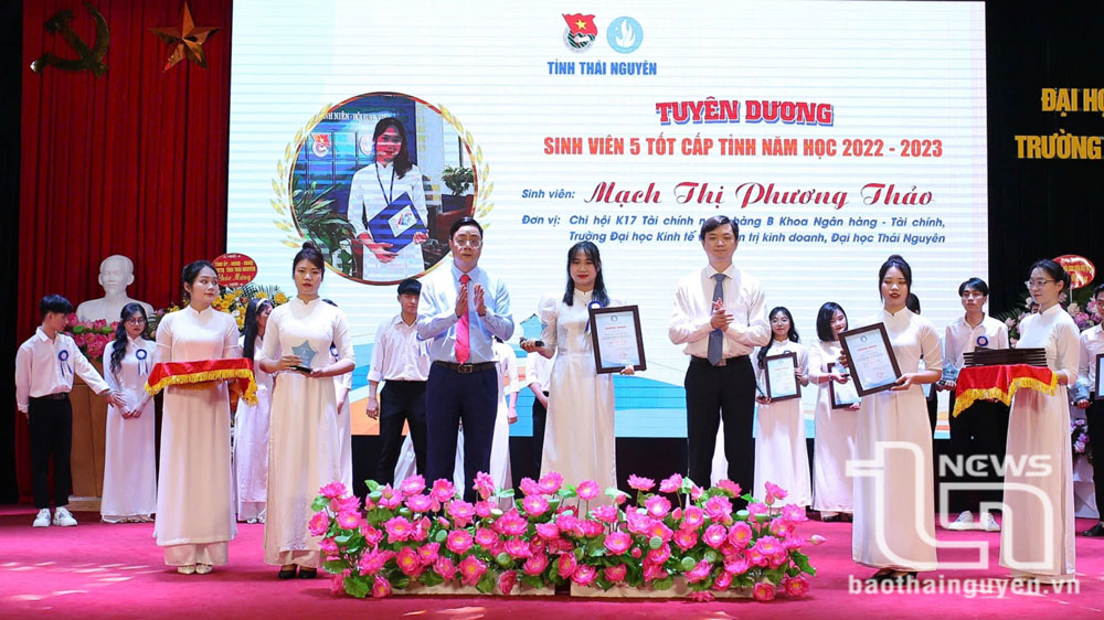 Thái Nguyên có 3 sinh viên được trao tặng Giải thưởng “Sao Tháng Giêng”