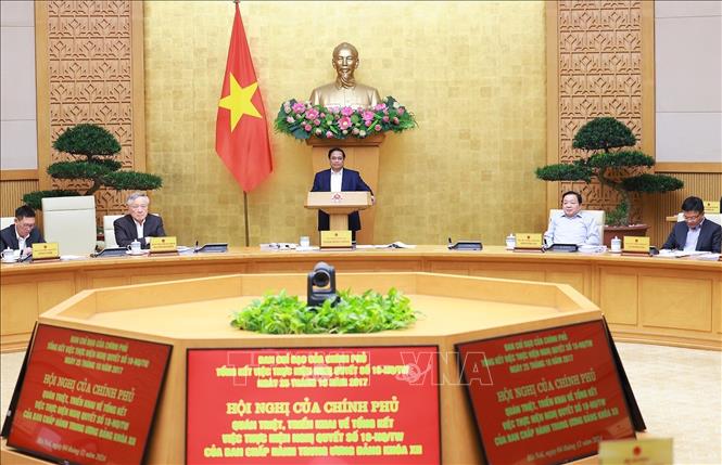 Thủ tướng Phạm Minh Chính, Trưởng Ban Chỉ đạo chủ trì Hội nghị của Chính phủ quán triệt, triển khai Tổng kết việc thực hiện Nghị quyết số 18-NQ/TW. Ảnh: Dương Giang/TTXVN