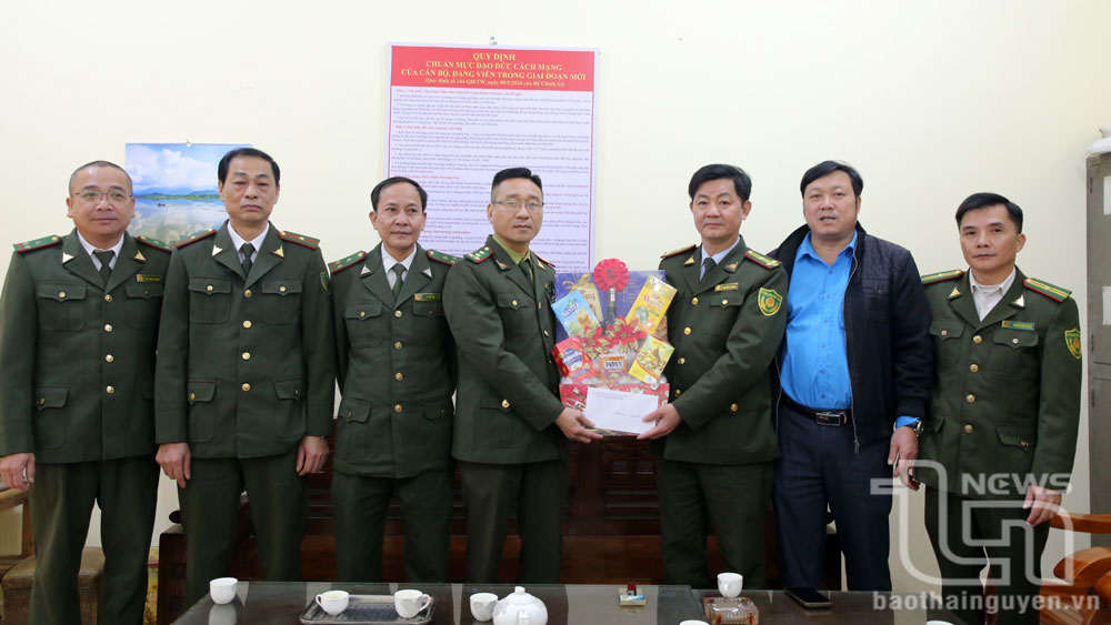 Động viên lực lượng Kiểm lâm trực phòng, chống cháy rừng