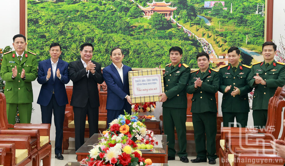 Lãnh đạo tỉnh động viên, chúc Tết một số đơn vị lực lượng vũ trang