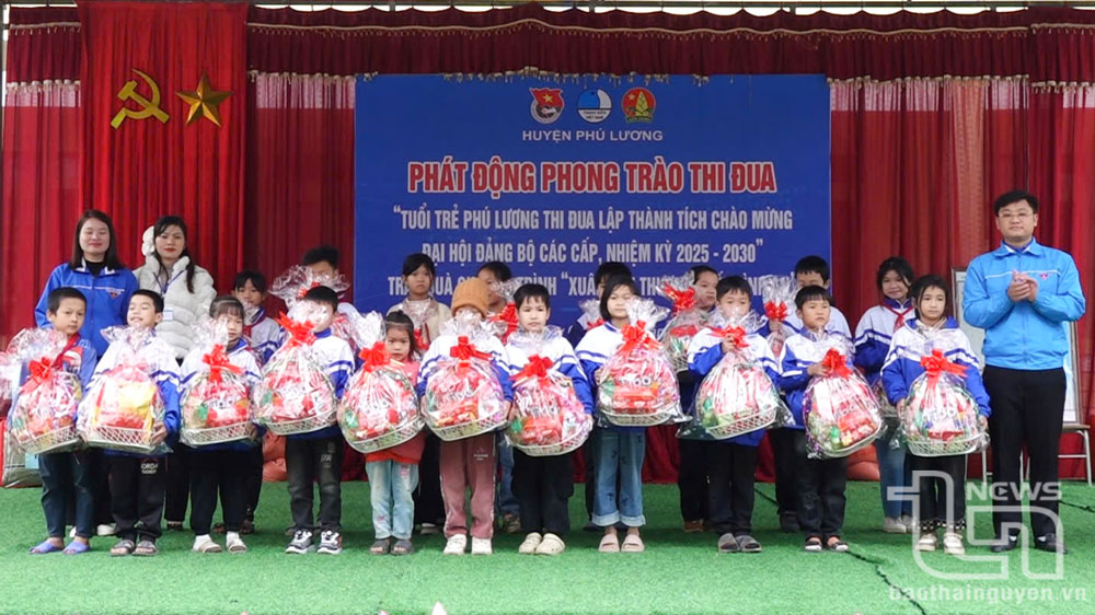 Phát động thi đua Tuổi trẻ Phú Lương lập thành tích chào mừng đại hội đảng các cấp