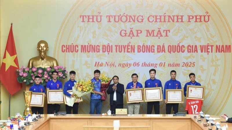 Giữ vững phong độ, vượt qua chính mình, nỗ lực vươn tới những đỉnh cao của bóng đá Việt Nam