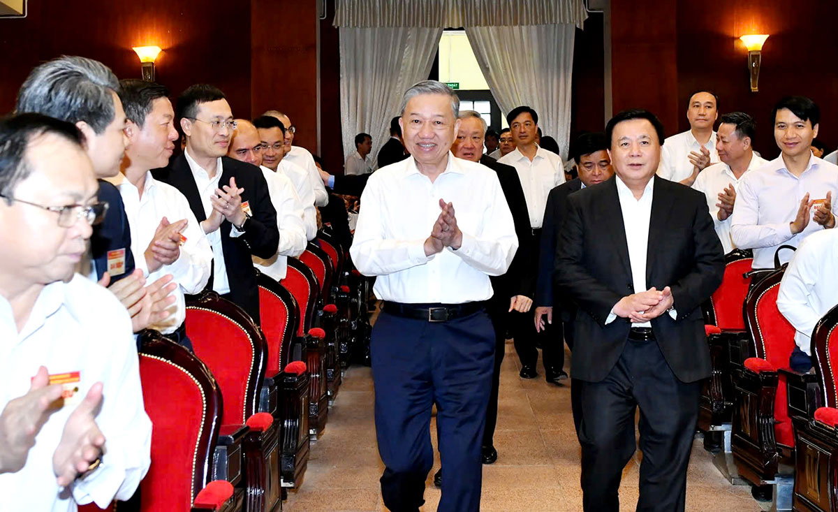 Tổng Bí thư Tô Lâm đến trao đổi chuyên đề về kỷ nguyên phát triển mới, kỷ nguyên vươn mình của dân tộc, tại Học viện Chính trị quốc gia Hồ Chí Minh, ngày 25/11/2024.
