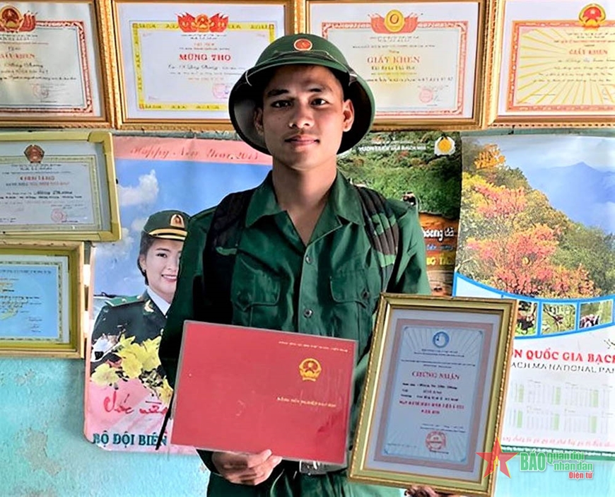 Thủ lĩnh Đoàn xung phong nhập ngũ