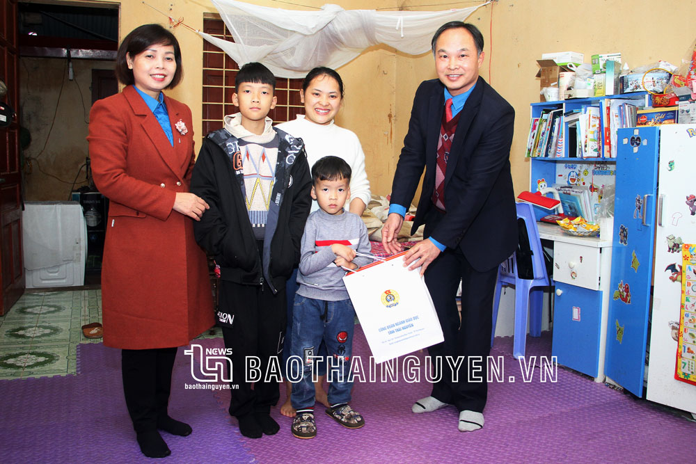 Giúp thầy cô yên tâm “bám lớp, bám trường”