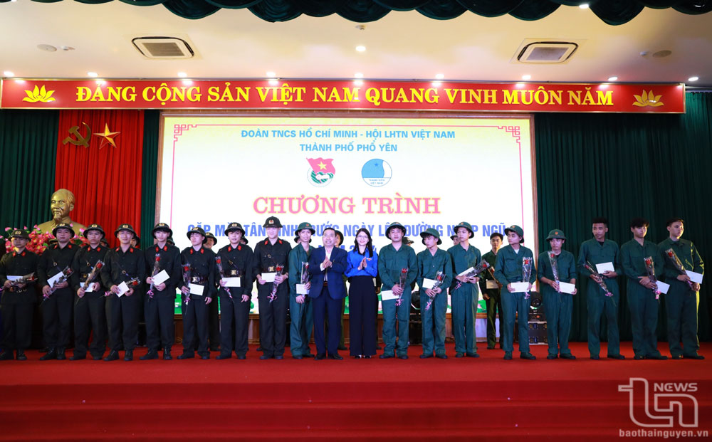 TP. Phổ Yên: Gặp mặt, động viên tân binh trước ngày lên đường nhập ngũ
