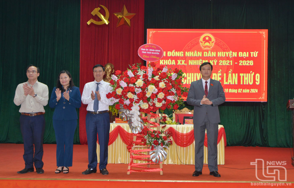 Đồng chí Nguyễn Nam Tiến giữ chức Chủ tịch UBND huyện Đại Từ