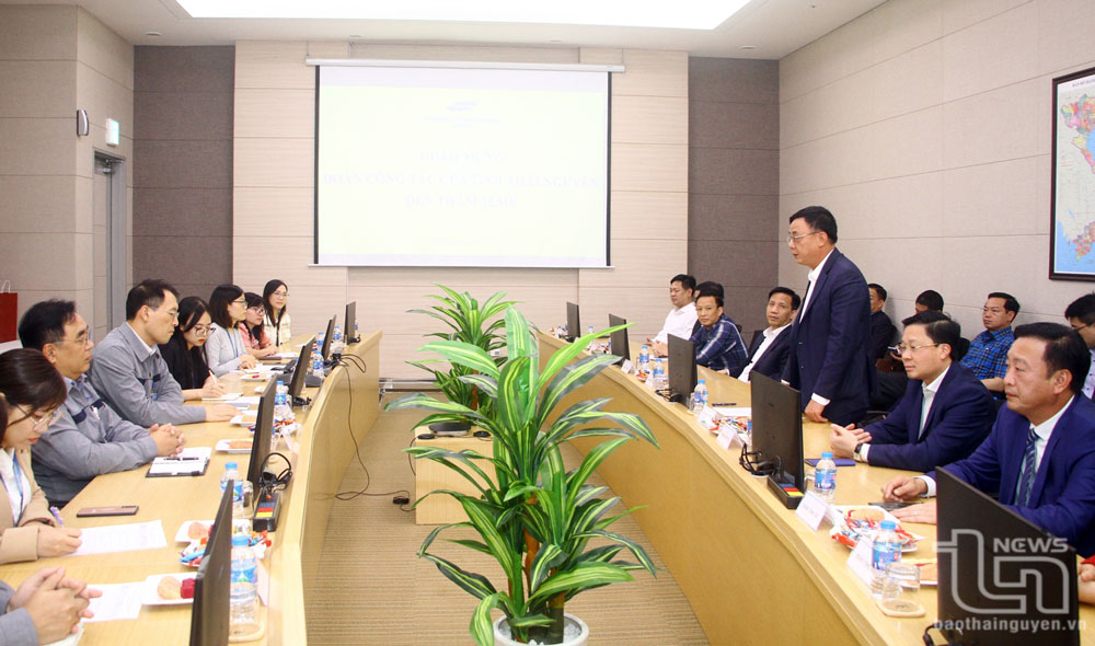Đồng chí Phó Chủ tịch Thường trực UBND tỉnh Thái Nguyên Đặng Xuân Trường phát biểu động viên Công ty TNHH Samsung Electro-Mechanics Việt Nam.