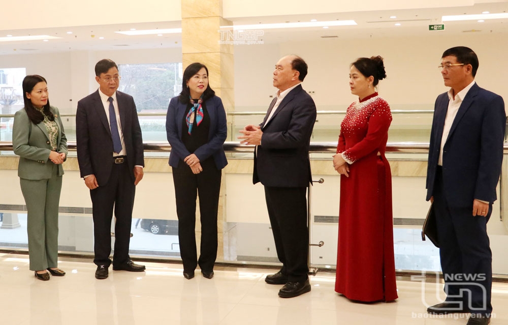 Đồng chí Bí thư Tỉnh ủy thăm, động viên Công ty CP Đầu tư xây dựng và Khai thác khoáng sản Thăng Long