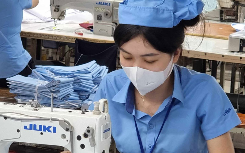 Trình Chính phủ mức tăng lương tối thiểu vùng 6% từ 1/7/2024