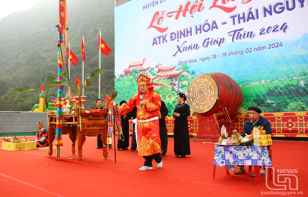 Lễ cầu mùa của dân tộc Tày.