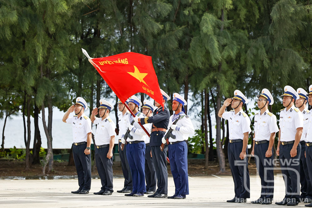 Được tham dự lễ chào cờ ở quần đảo Trường Sa là niềm vinh dự, tự hào của mỗi cán bộ, chiến sĩ.