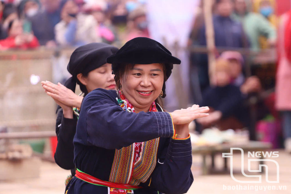 Những điệu dân vũ truyền thống được tái hiện tại Lễ hội.