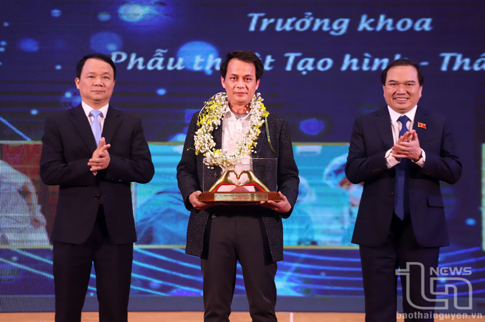 Không bao giờ "ngủ quên" trên chiến thắng