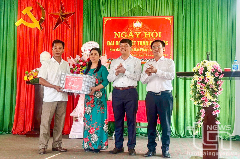 Bãi Pháo đoàn kết xây dựng xóm văn hóa