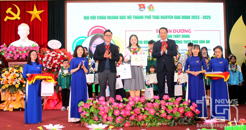Tuyên dương cháu ngoan Bác Hồ