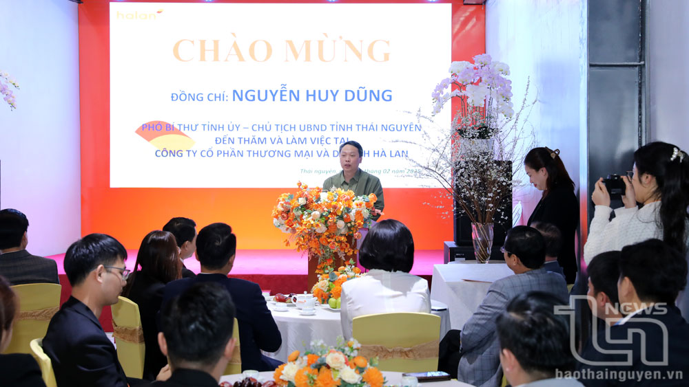 Chủ tịch UBND tỉnh thăm, động viên các doanh nghiệp kinh doanh vận tải