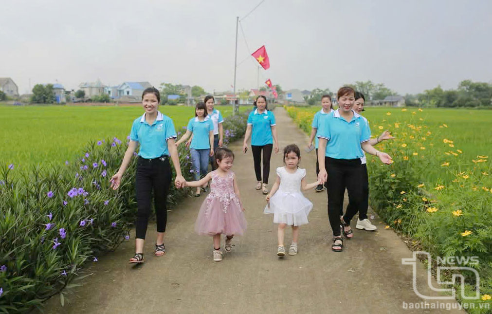 Rực rỡ những tuyến đường hoa