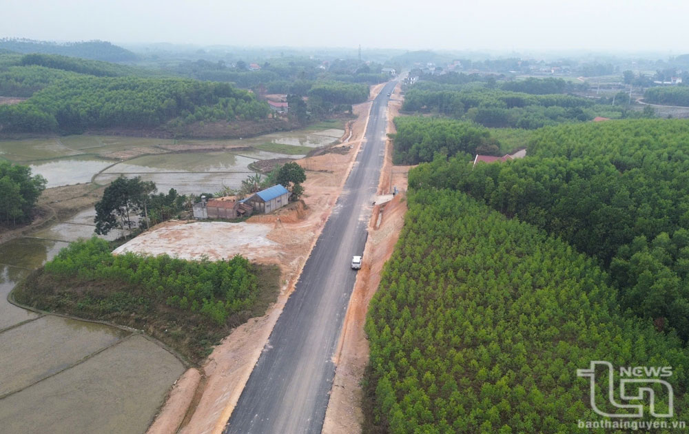 Đầu tư đồng bộ hạ tầng giao thông: Khơi thông nguồn lực phát triển