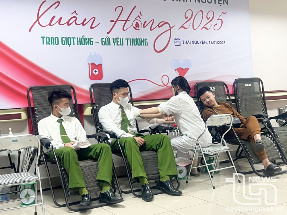Cán bộ, chiến sĩ Công an tỉnh Thái Nguyên kịp thời hiến máu cứu người