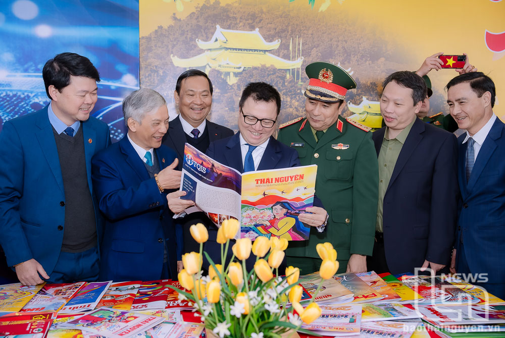 Khai hội Lồng tồng ATK Định Hóa và Hội báo Xuân Ất Tỵ 2025
