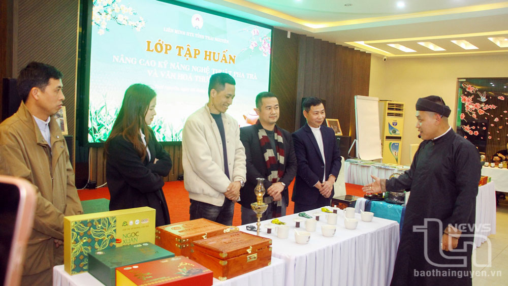 90 học viên tham gia tập huấn về nghệ thuật pha trà