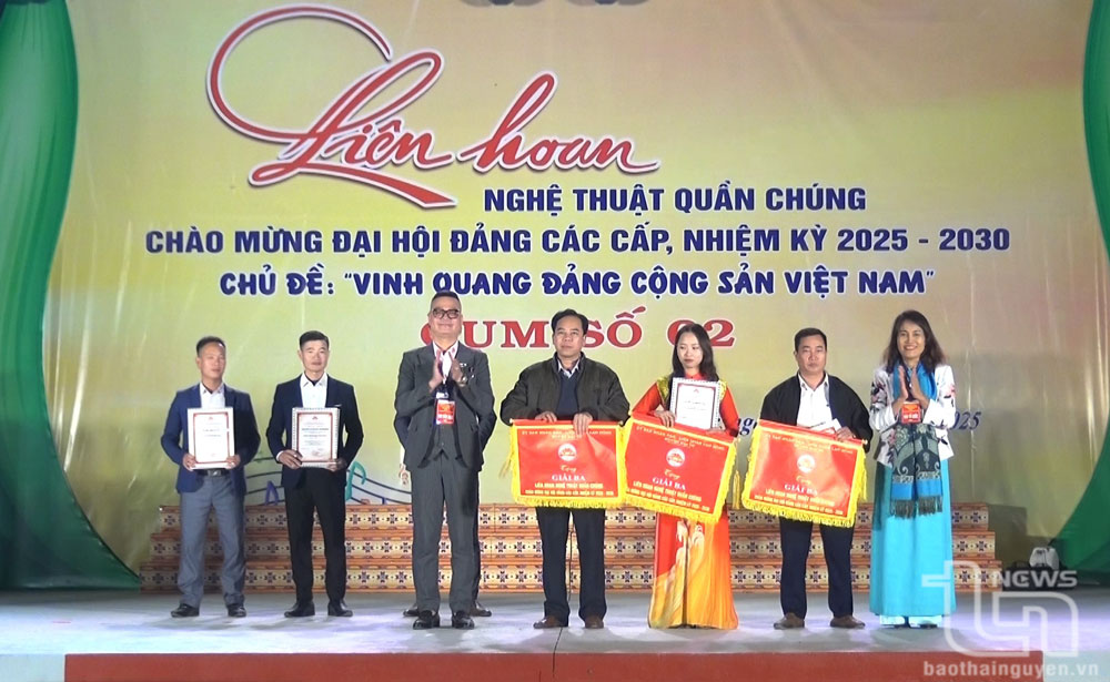 Đại Từ: Liên hoan nghệ thuật quần chúng chào mừng đại hội đảng các cấp