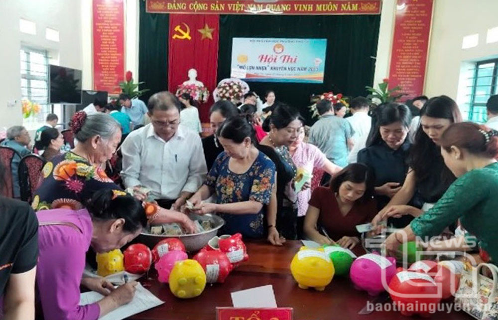 Nuôi lợn nhựa thúc đẩy phong trào khuyến học