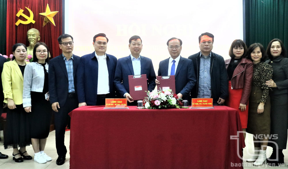 Bàn giao công tác quản lý báo chí, xuất bản