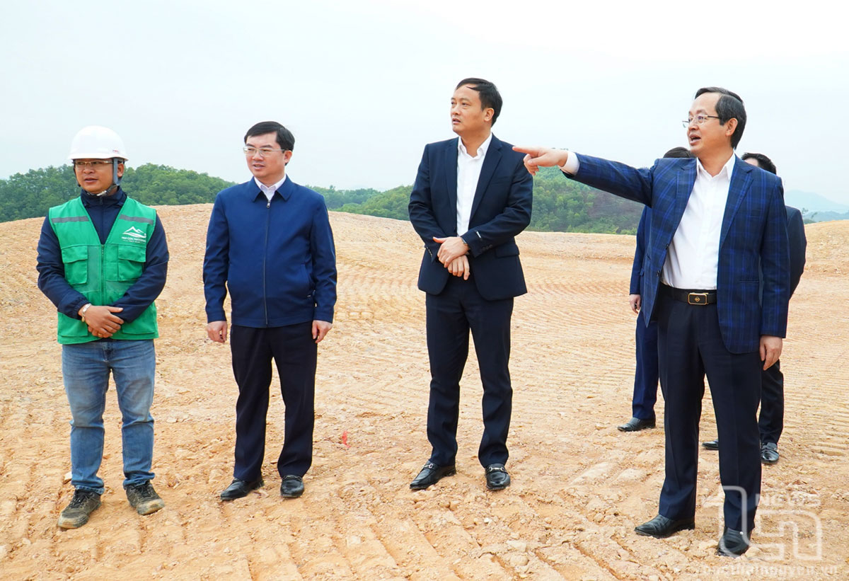 Đồng chí Phạm Hoàng Sơn kiểm tra tiến độ Dự án sân golf Tân Thái