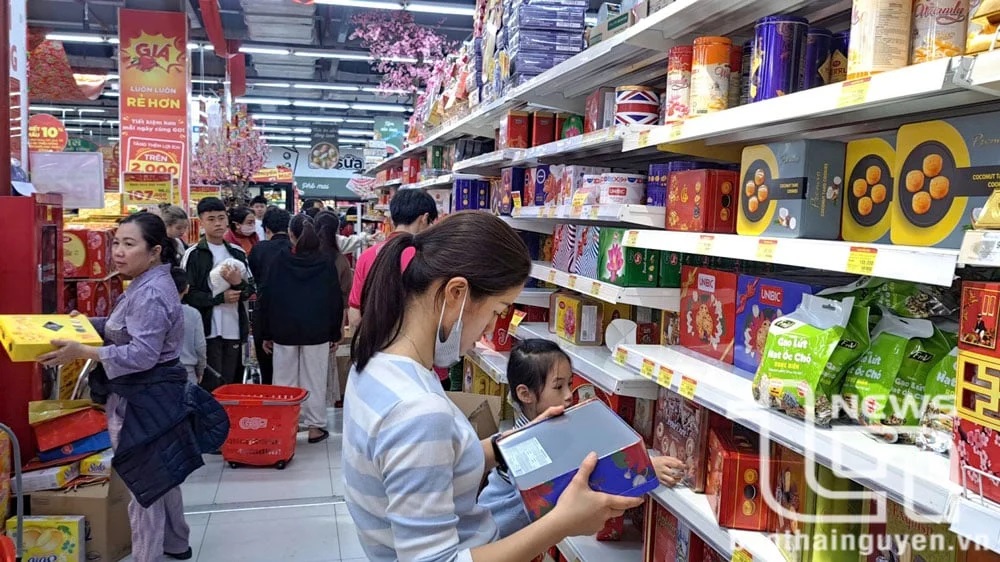 Bán lẻ hàng hóa và doanh thu dịch vụ tiêu dùng tăng 18,59%/năm